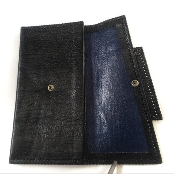 Black embossed leather like clutch - Picture 3 of 7